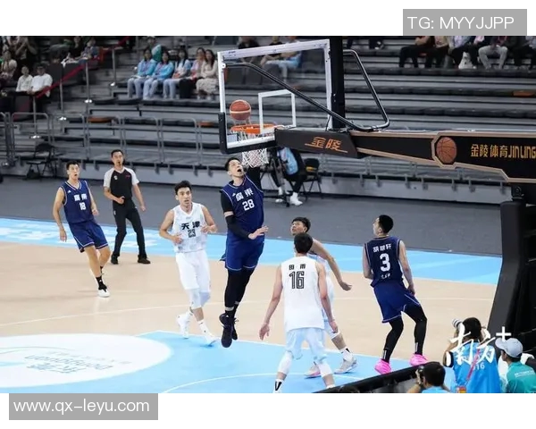 篮板球劣势明显科尔考虑频繁启用双塔阵容进行调整 篮板球劣势明显科尔考虑频繁启用双塔阵容进行调整