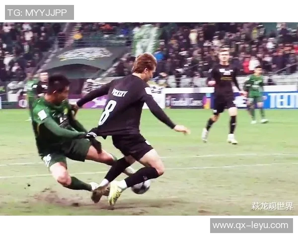 方昊回防积极却意外铲翻队友张源致敬马季奇经典瞬间引发笑声